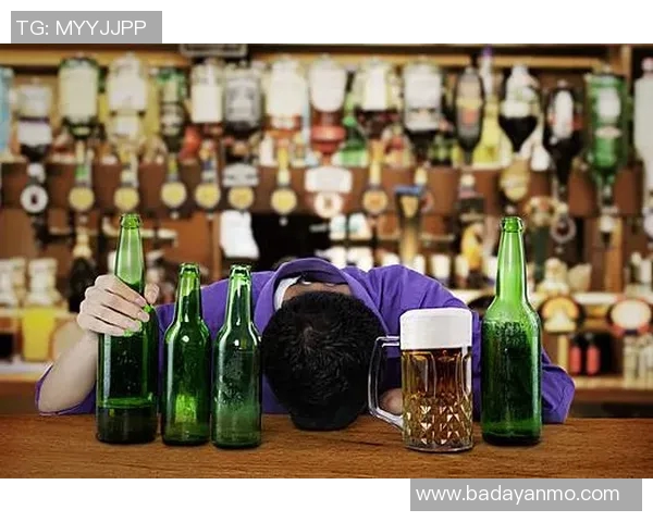 足球明星醉酒夜店狂欢引发热议众人关注其私生活与职业形象